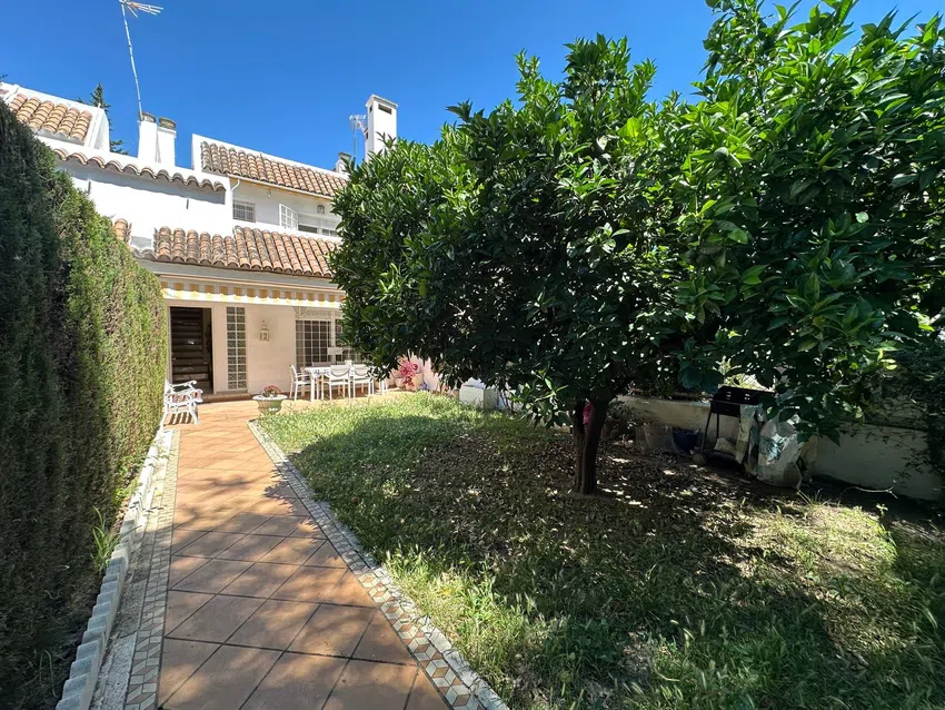 Chalet adosado en venta en Avenida Blas Infante Chalet adosado en venta en Avenida Blas Infante